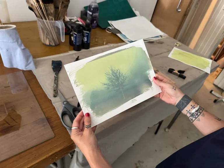 Tiffany Roubert Photographer at an Ian Phillips-McLaren cyanotype workshop Tiffany Roubert Photographer at an Ian Phillips-McLaren cyanotype workshop